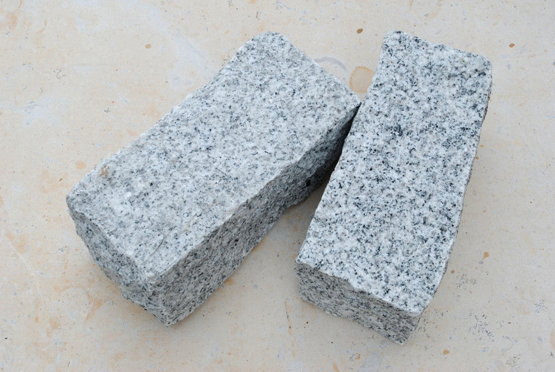 御影ピンコロ 白 割肌仕上げ | 造園資材館