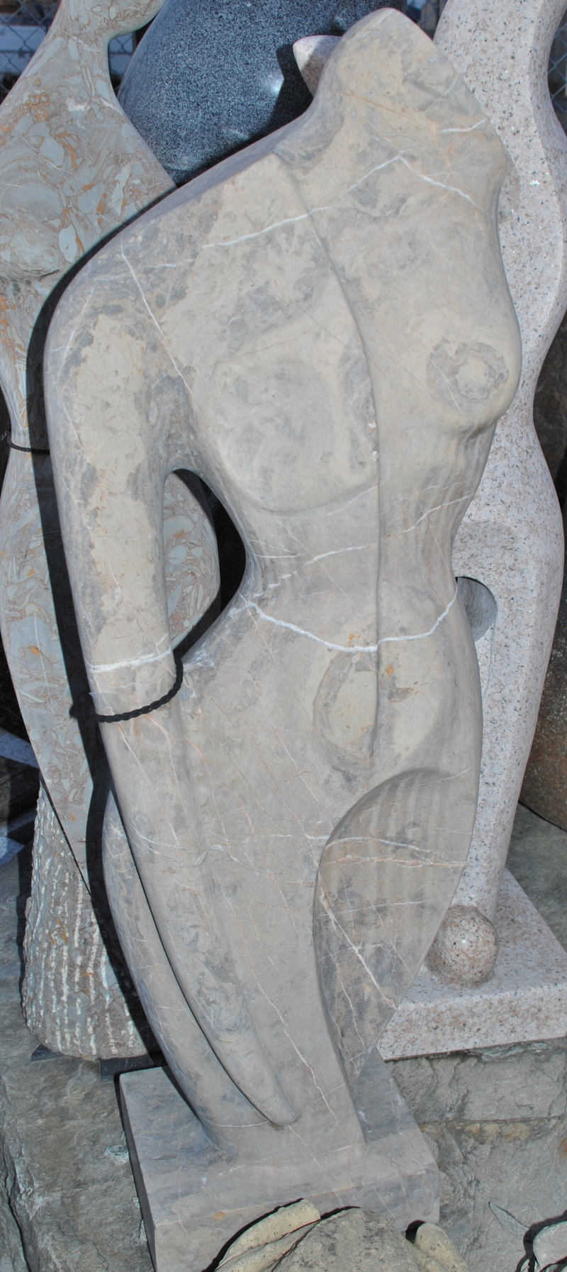 大理石 ブラウン 女性像モニュメント | 造園資材館