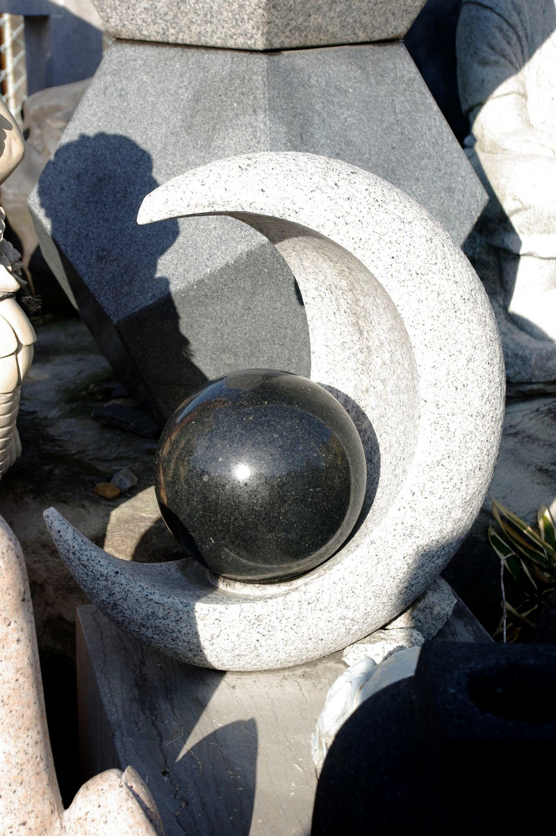 月光型モニュメント | 造園資材館