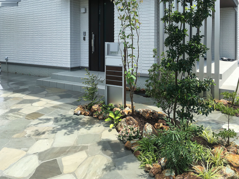 ヴィスタストーン サンド乱形 グレー | 造園資材館