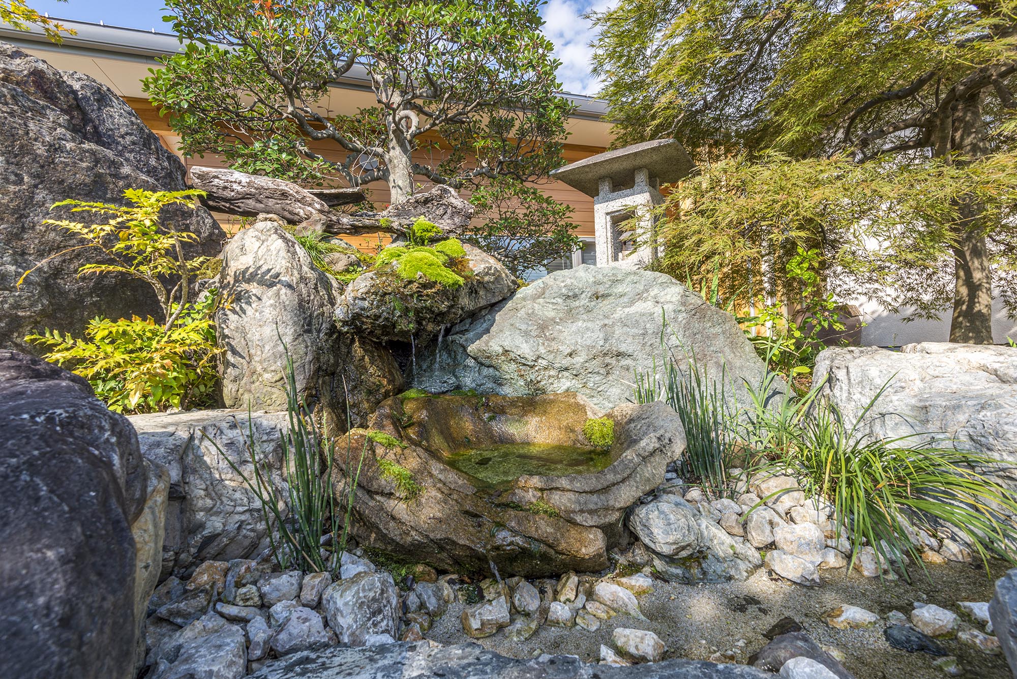 ジャワストーン 泥 水鉢 | 造園資材館