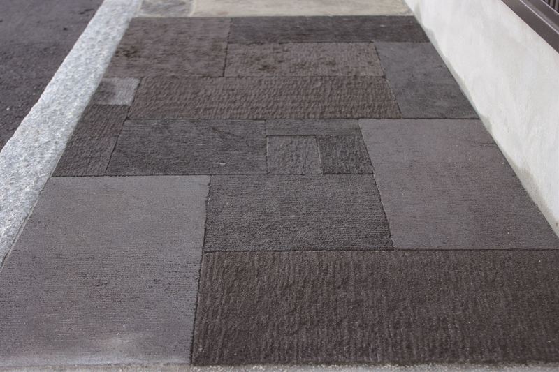 透水石 一面コタタキ仕上げ | 造園資材館