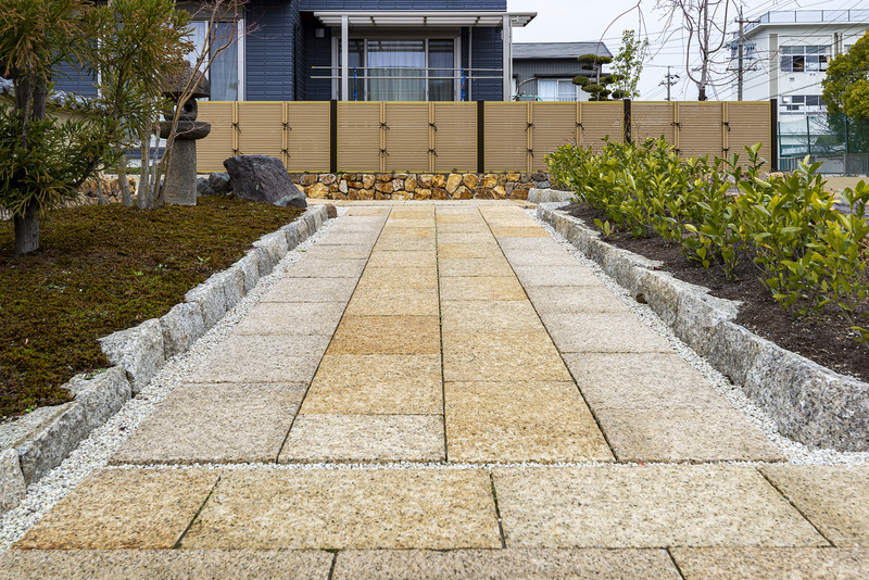 クワンストーン板石 錆 五面ノミギリ仕上げ | 造園資材館