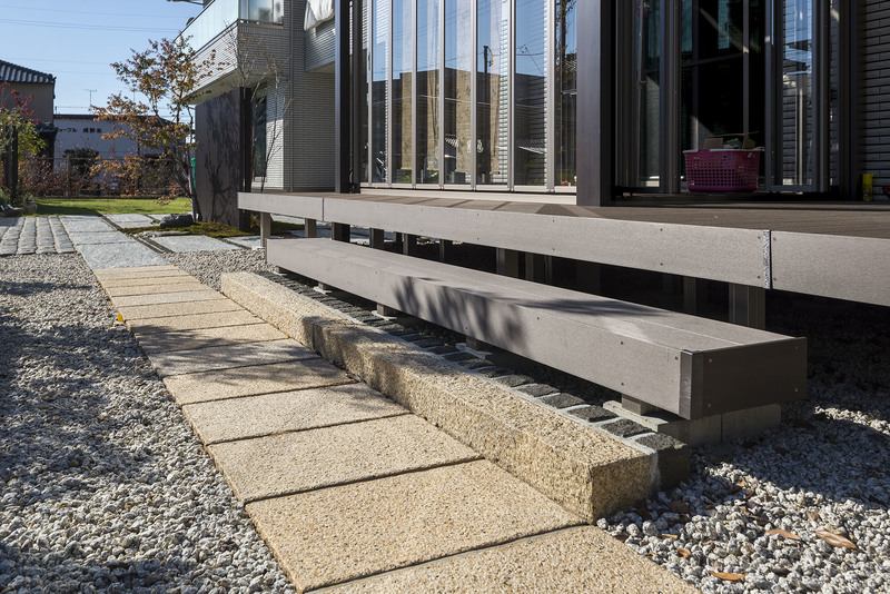 クワンストーン延石 錆 三面ノミギリ仕上げ | 造園資材館