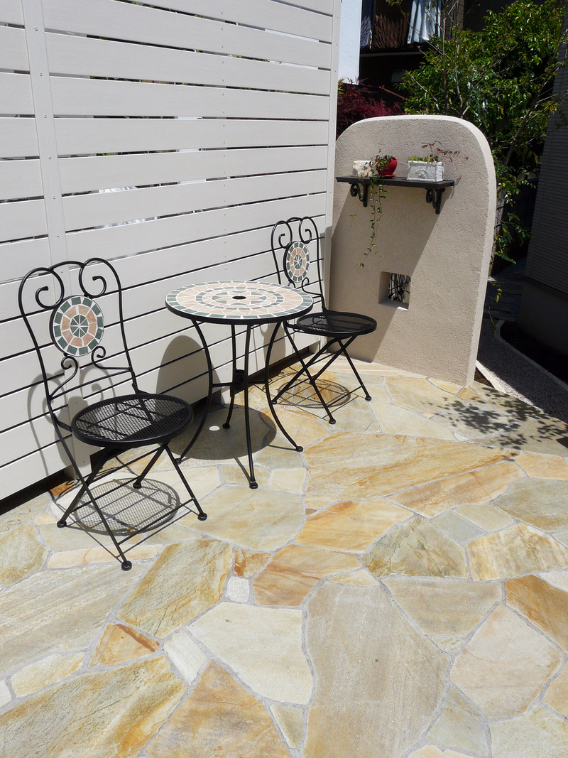 ドネガルストーン 乱形 ブラウン | 造園資材館