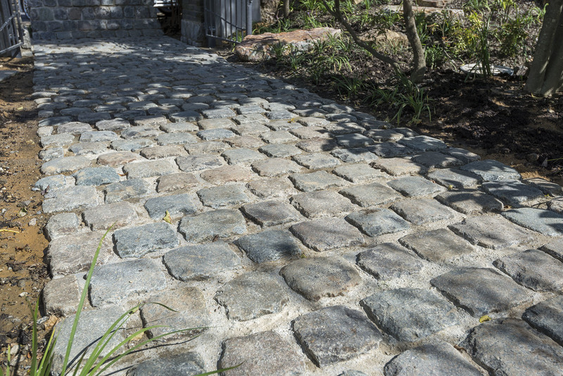 フランデルストーン 古ピンコロ斑岩 | 造園資材館