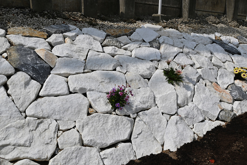 ロックフェイス タソスホワイト | 造園資材館