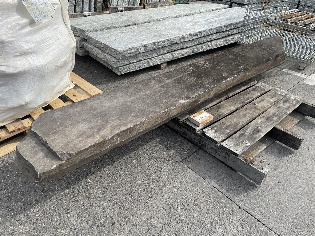安山岩　棒石(台) | 造園資材館