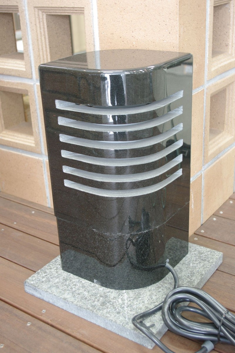 センサー付ガーデンライト 黒 | 造園資材館